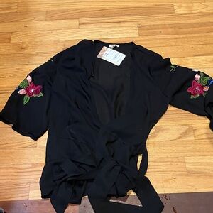 Lily White Black Floral Kimono ccop